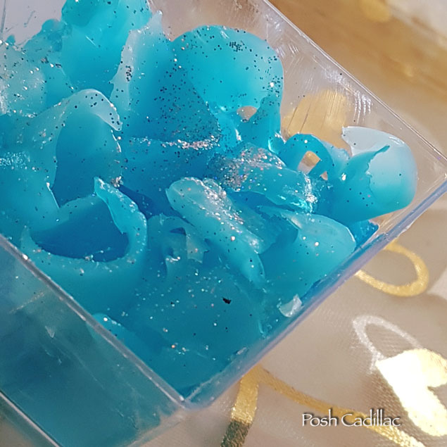 blue-glicerine-bubble-soap-for-body-and-face-zoom-in-s